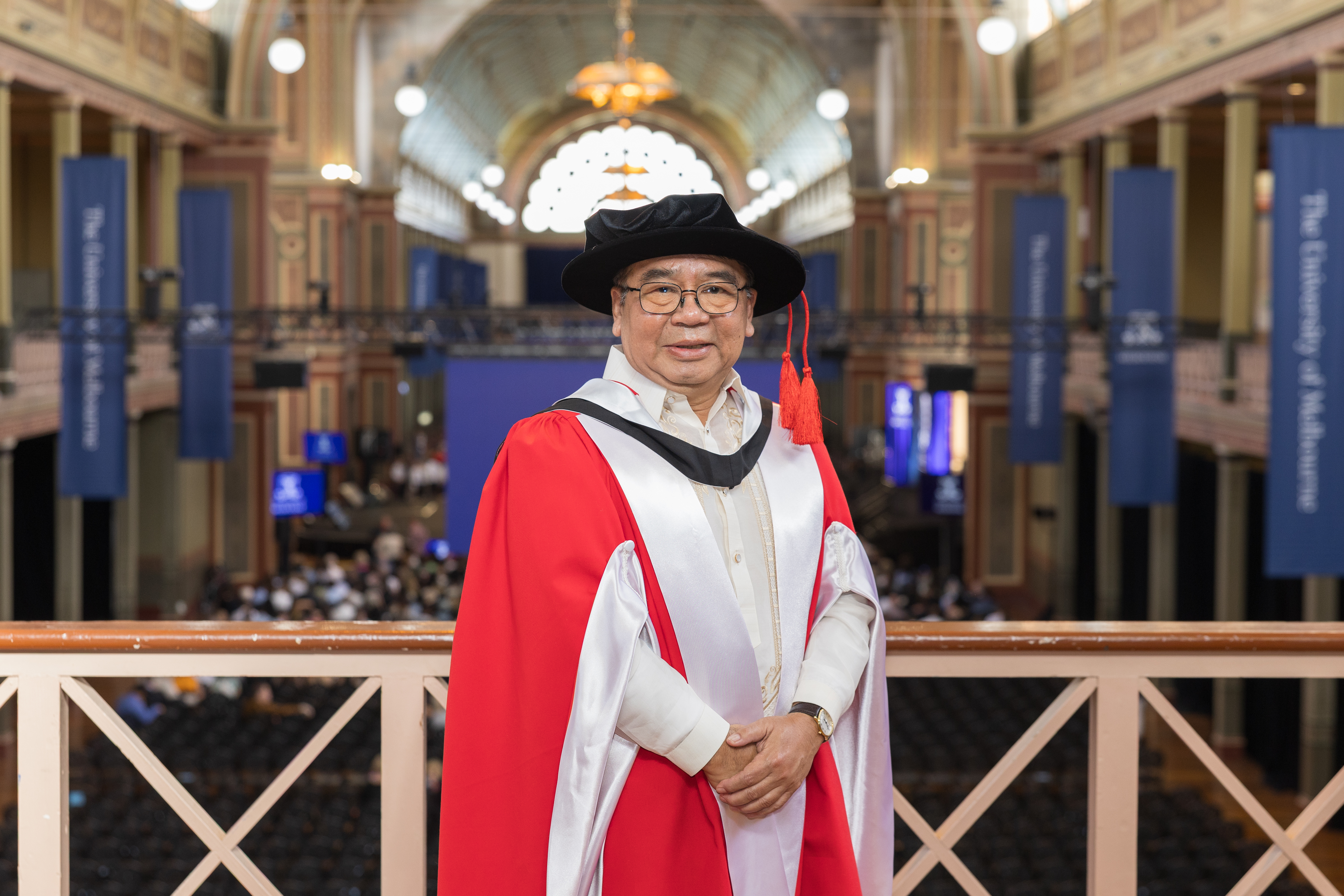 Neri Colmenares awarded honorary doctorate