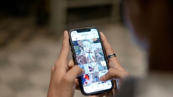 What political ads are Australians seeing online? Astroturfing, fake grassroots groups, and outright falsehoods